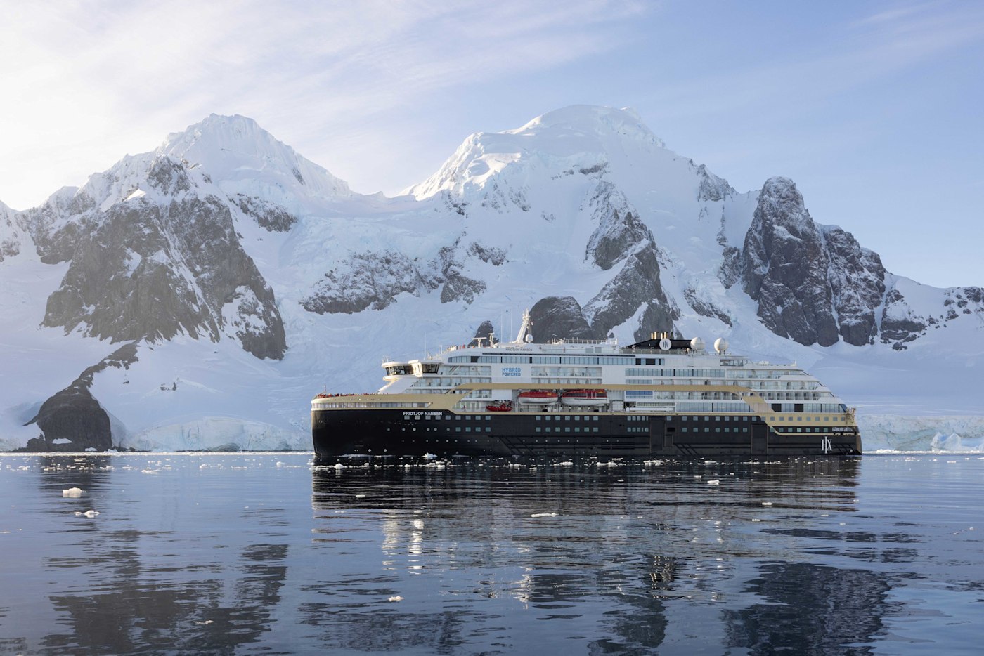 MS Fridtjof Nansen · canal de Lemaire · Espen Mills / HX Expeditions